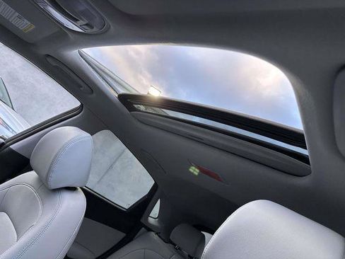 Used 2023 Hyundai Kona Limited image 15