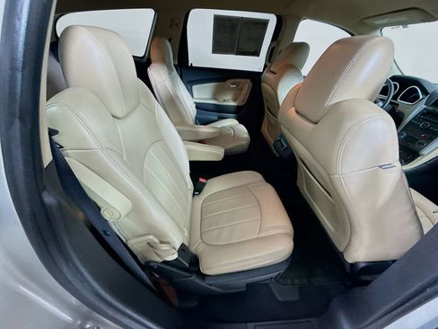 Used 2010 Chevrolet Traverse LTZ FWD image 26