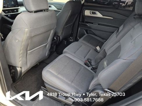 Used 2025 Ford Explorer Active RWD image 26