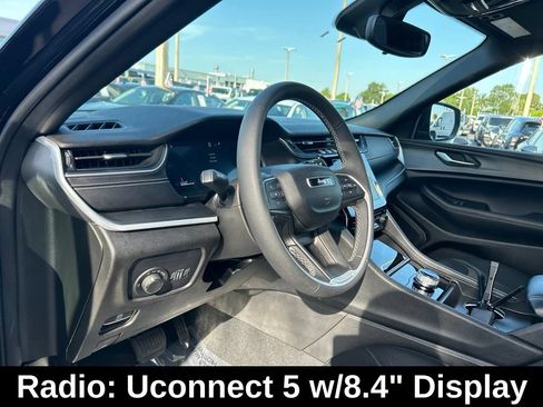 Used 2024 Jeep Grand Cherokee L Laredo AWD/4WD image 12