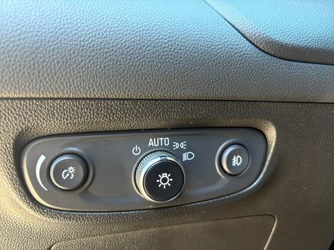 Used 2023 Buick Encore GX Essence w/ Experience Buick Package image 4