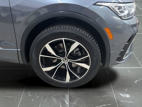 Used 2023 Volkswagen Tiguan SEL R-Line image 14