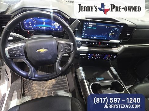 Used 2025 Chevrolet Silverado 3500 LTZ w/ LTZ Texas Edition AWD/4WD image 9