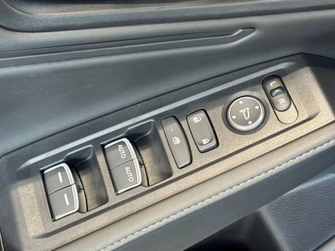 Used 2025 Honda Accord Sport image 13