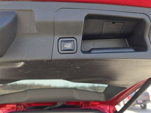 Used 2021 GMC Acadia AT4 w/ Technology Package image 14