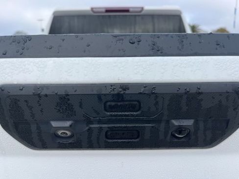 Used 2021 GMC Sierra 1500 AT4 image 7