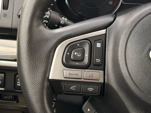 Used 2017 Subaru Forester 2.5i Touring AWD/4WD image 7