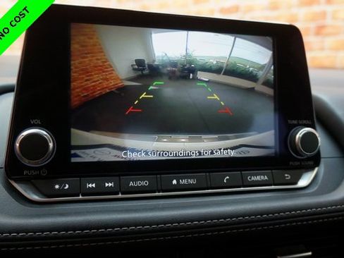 Used 2022 Nissan Rogue SV w/ SV Premium Package image 16