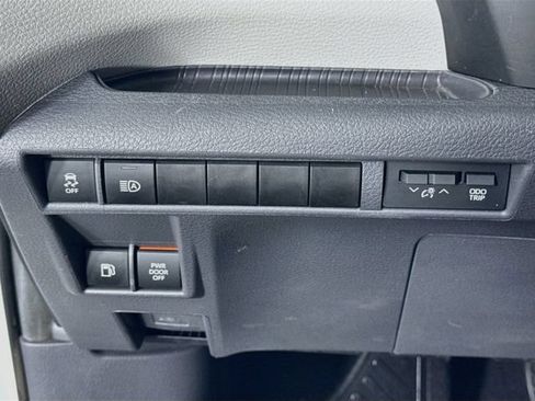 Certified 2024 Toyota Sienna XLE FWD image 11