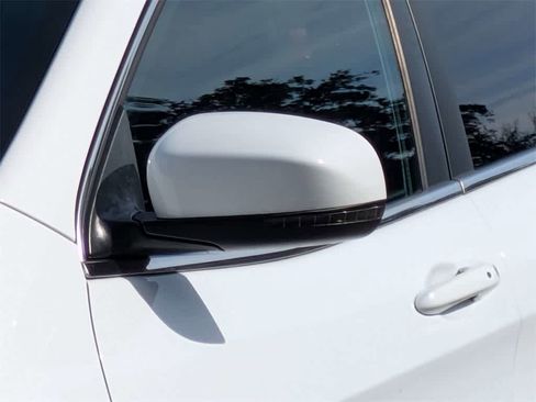 Used 2019 Jeep Cherokee Limited image 11