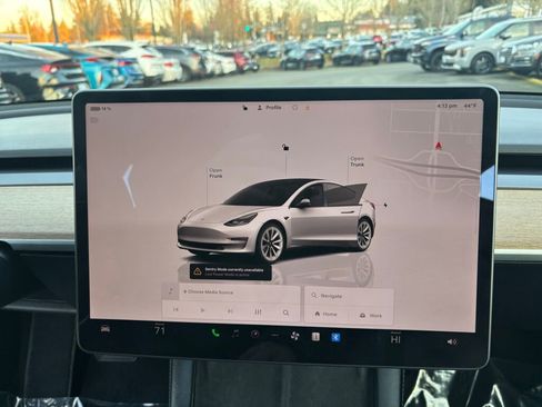 Used 2022 Tesla Model 3 Long Range image 17