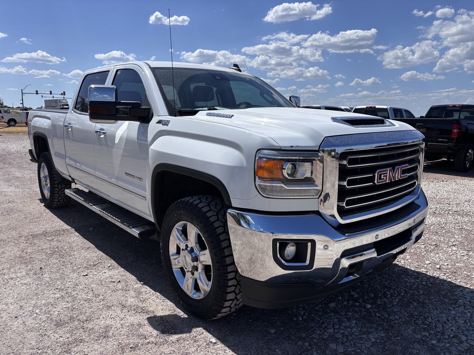 Used 2018 GMC Sierra 2500 SLT w/ Duramax Plus Package AWD/4WD image 8