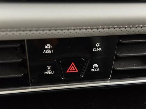 Used 2025 Volkswagen Atlas Peak Edition SE AWD/4WD image 14