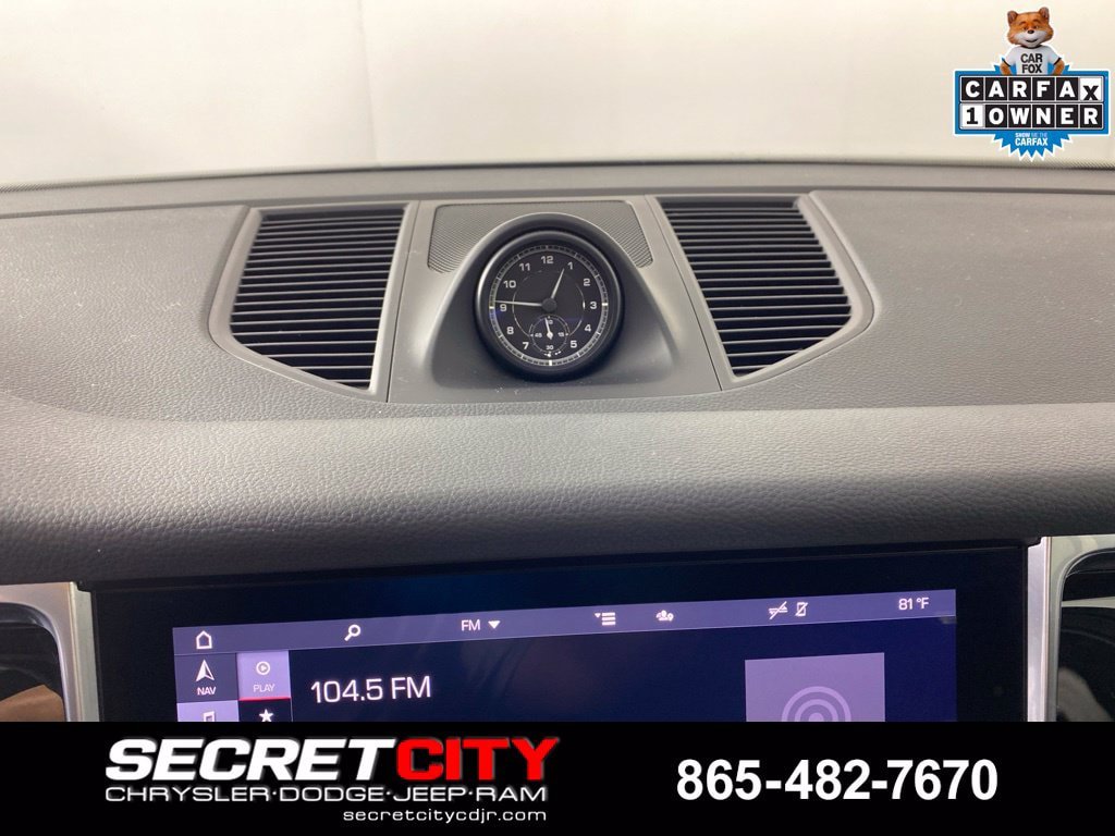 Used 2023 Porsche Macan AWD/4WD image 19