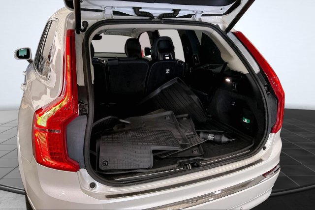 Certified 2024 Volvo XC90 T8 Plus w/ Protection Package Premier AWD/4WD image 7