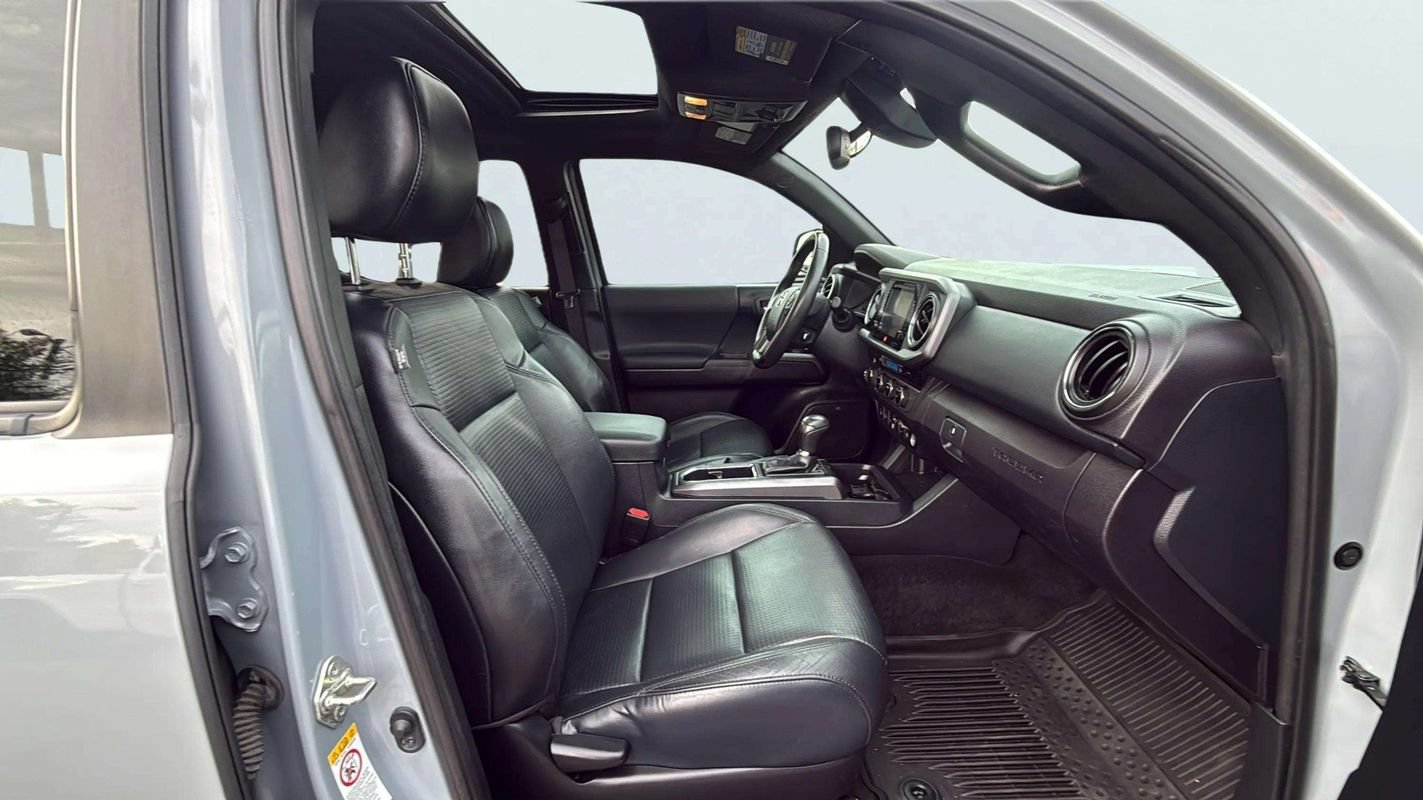 Used 2018 Toyota Tacoma TRD Off-Road w/ TRD Premium Off Road Package AWD/4WD image 13
