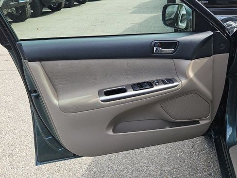 Used 2005 Toyota Camry SE FWD image 21