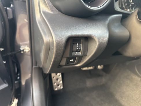 Used 2025 Toyota GR86 Premium image 16