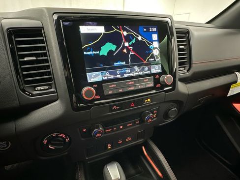 Used 2024 Nissan Frontier PRO-4X w/ Technology Package AWD/4WD image 12