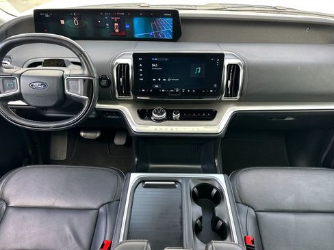 Used 2025 Ford Expedition Max Platinum AWD/4WD image 13