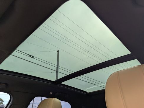 Used 2021 Bentley Bentayga V8 image 15