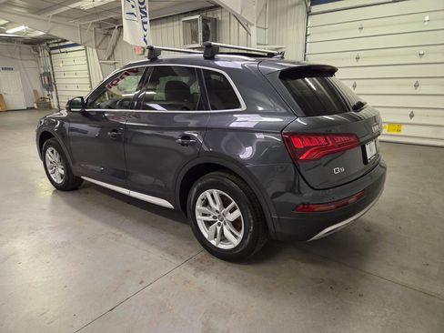 Used 2020 Audi Q5 2.0T Premium w/ Convenience Package AWD/4WD image 4