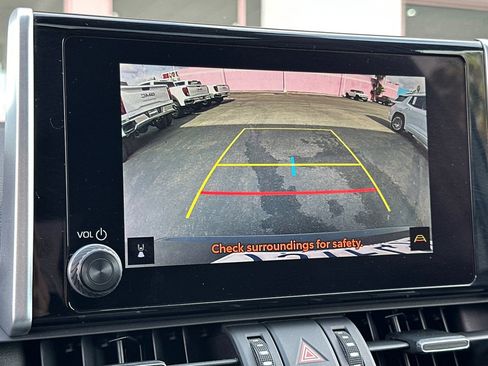 Used 2023 Toyota RAV4 XLE Premium image 27