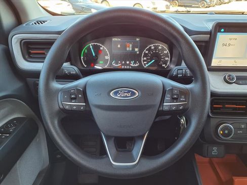 Used 2022 Ford Maverick XLT image 31