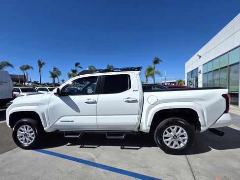 Used 2025 Toyota Tacoma SR5 RWD image 2