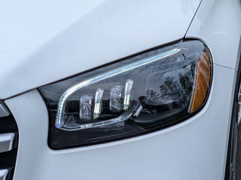 Certified 2025 Mercedes-Benz GLS 450 4MATIC image 6