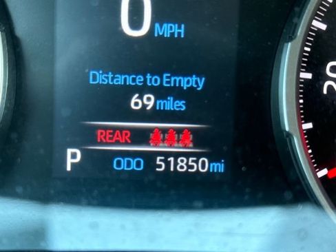 Used 2022 Toyota RAV4 LE image 19