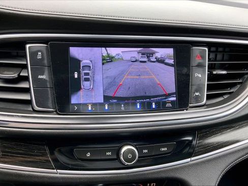 Used 2021 Buick Enclave Avenir AWD/4WD image 21