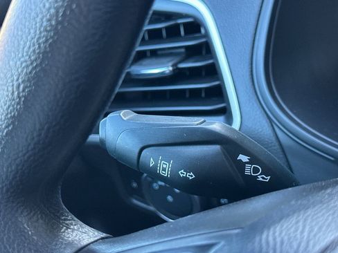 Used 2024 Ford Edge SE w/ Black Appearance Package AWD/4WD image 32