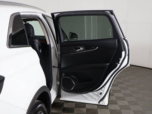 Used 2022 Lincoln Nautilus Reserve image 24