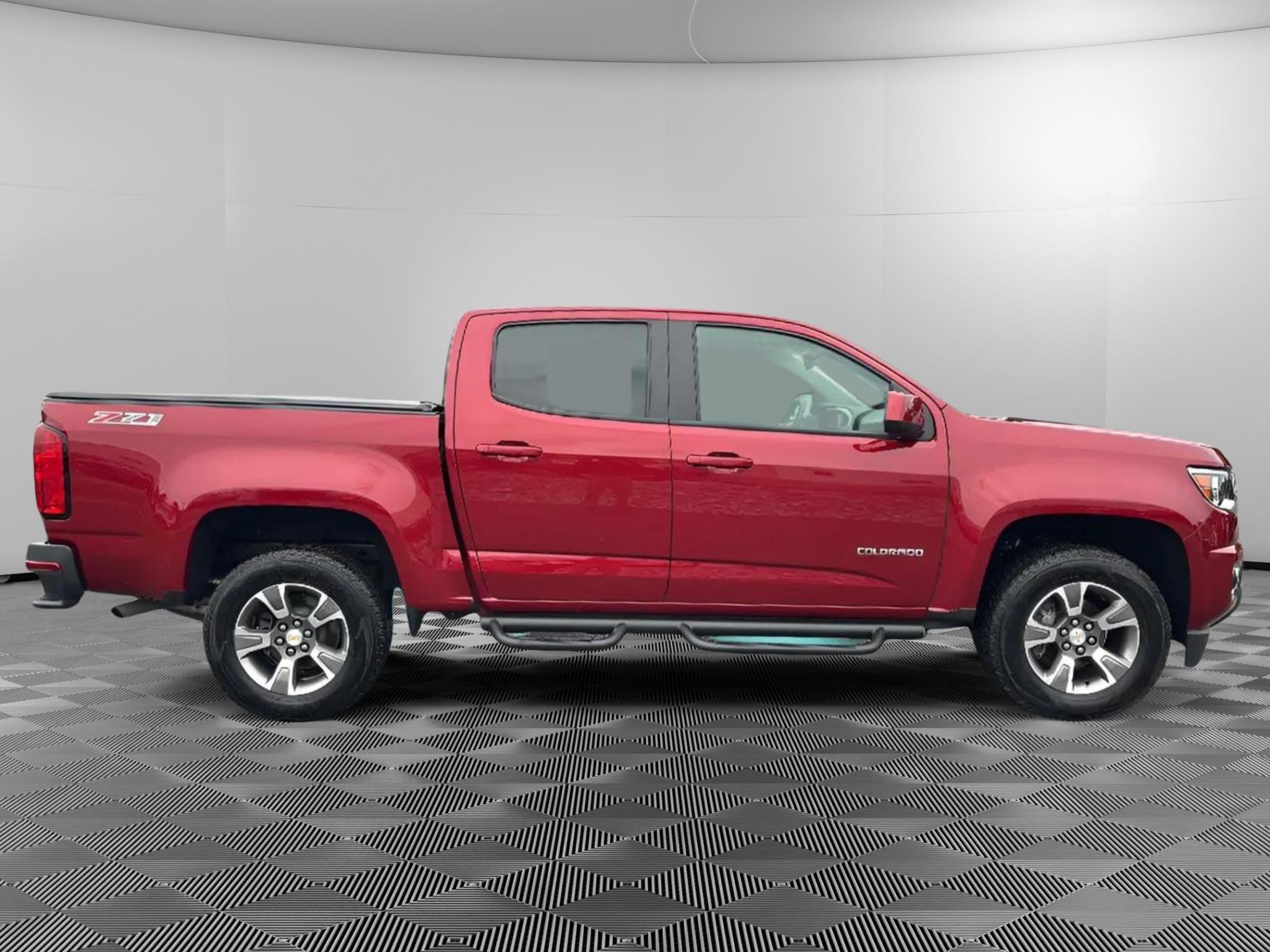 Used 2019 Chevrolet Colorado Z71 w/ LPO, Premium Interior Package AWD/4WD image 6