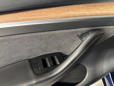 Used 2023 Tesla Model Y Long Range AWD/4WD image 16