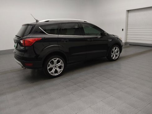 Used 2019 Ford Escape Titanium image 10