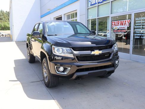 Used 2019 Chevrolet Colorado Z71 AWD/4WD image 2