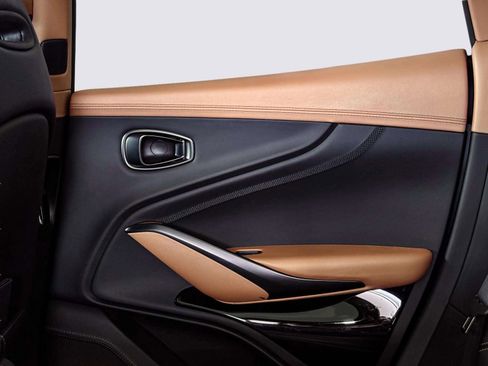 Used 2025 Aston Martin DBX 707 image 42