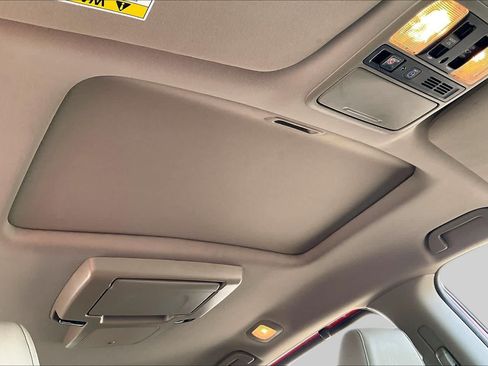Used 2024 Honda Odyssey Touring image 14