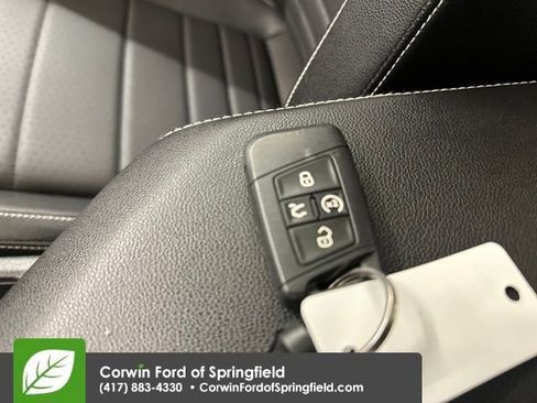 Used 2024 Volkswagen Jetta SE w/ Panoramic Sunroof Package image 23