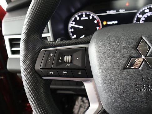 New 2026 Mitsubishi Outlander ES image 40