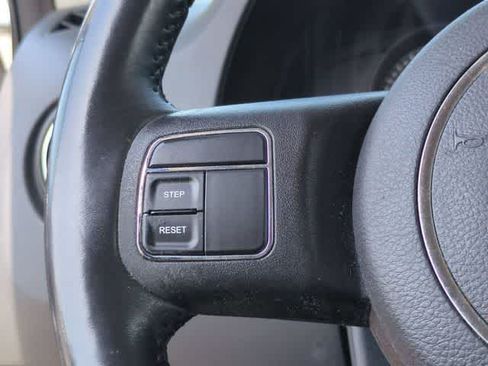 Used 2016 Jeep Patriot High Altitude FWD image 25