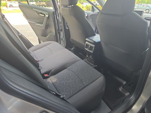 Used 2025 Toyota RAV4 XLE FWD image 11