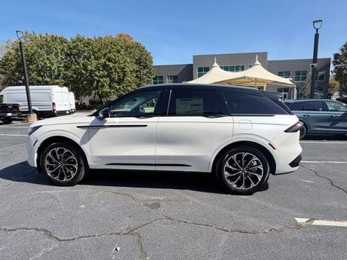 New 2026 Lincoln Nautilus Reserve image 4