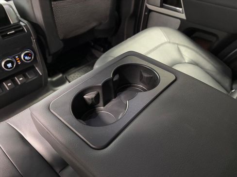 Used 2023 Land Rover Defender 130 SE image 25