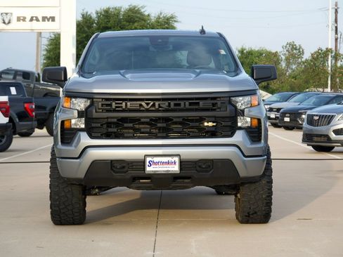 Used 2026 Chevrolet Silverado 1500 Custom RWD image 2