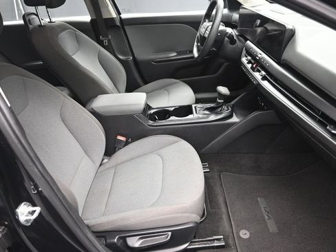 Certified 2025 Kia K4 FWD image 35