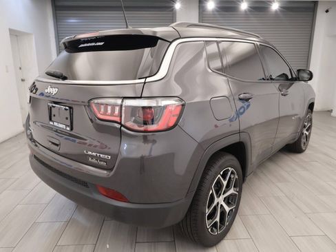 Used 2024 Jeep Compass Limited AWD/4WD image 5