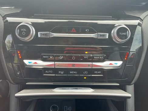 Used 2023 Ford Explorer ST-Line w/ Class IV Trailer Tow Package RWD image 21